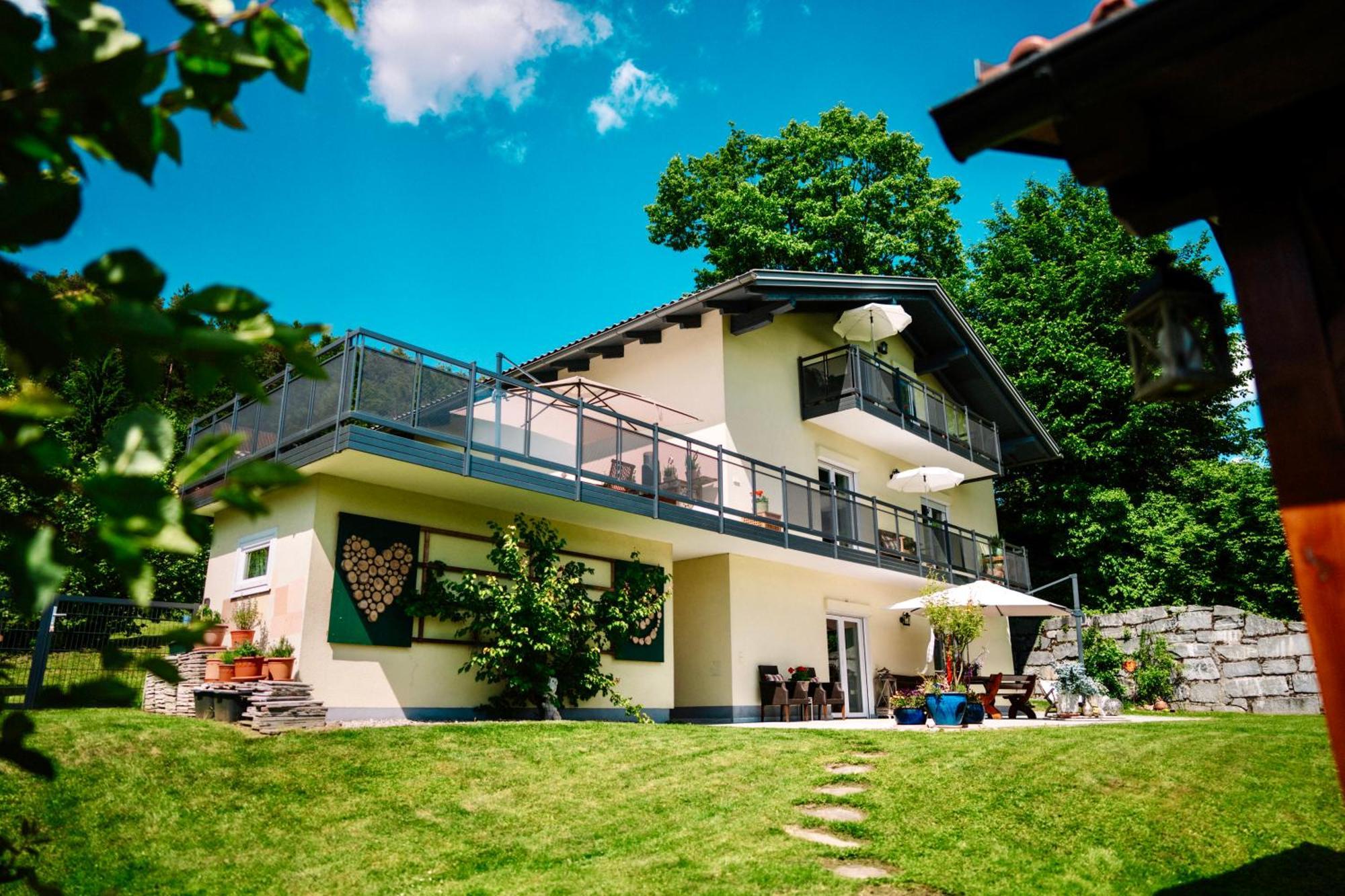 Апартаменты Schwalbennest Velden Фельден-ам-Вёртер-Зе Экстерьер фото